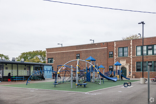 Scammon Elementary School, Chicago IL Rankings & Reviews - Homes.com