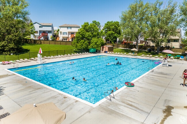 Park View Community Pool and Park has a swimming pool to enjoy during those hot summer days.