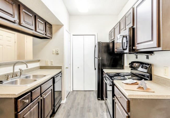 Landmark at Pine Court, Columbia, SC 29210 - photo 3