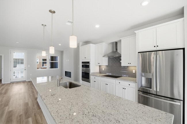 9683 Swallowtail Ln, Manassas, VA 20110 - photo 6