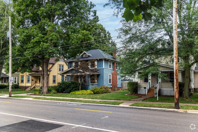 Broadway-Fell Corridor has many arts and crafts homes from the early 20th century.