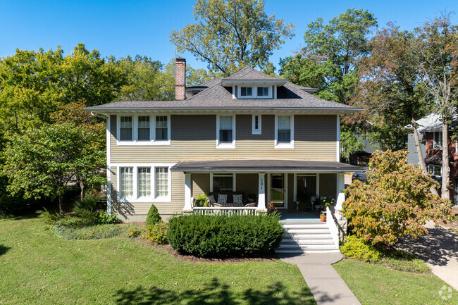 American foursquare homes make up most of the designs in Old Southwest.