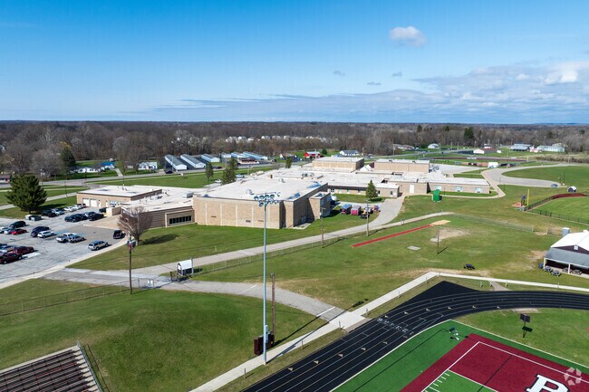 Watervliet High School teachers have a  B rating on Niche.