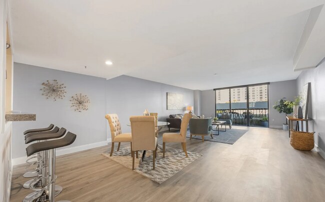 530 E Central Blvd unit Roommat 530 E Centra, Orlando, FL 32801 - photo 7