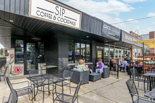 Sip Coffee & Cocktails offers patio drinks for Garfield Park residents.