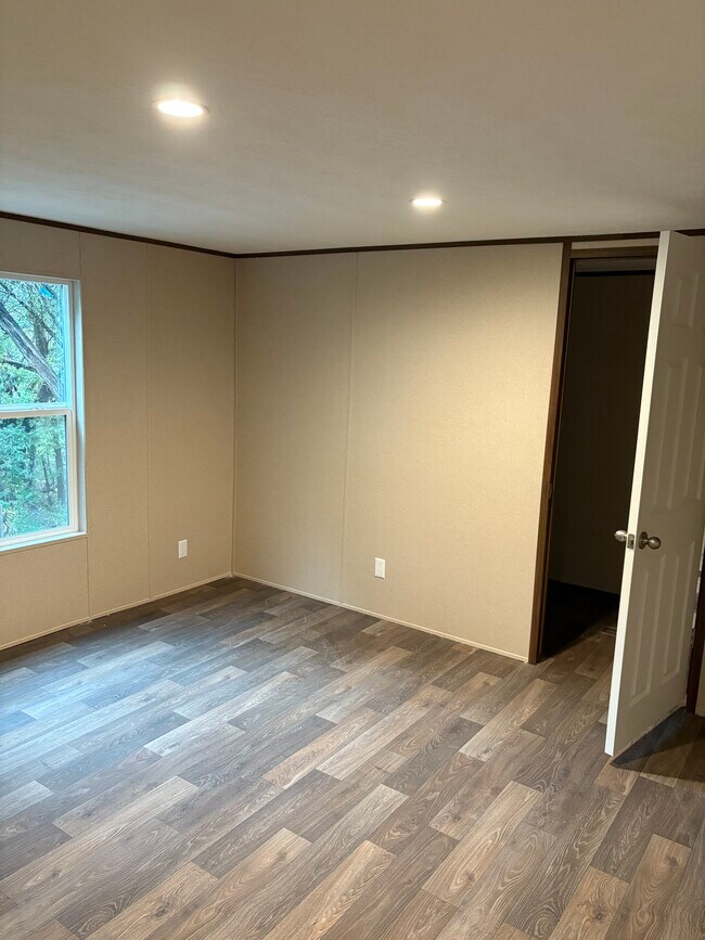 7214 Comstock Cove, Lago Vista, TX 78645 - photo 6