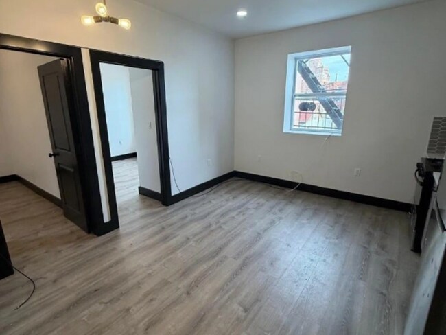 11 Thomas St unit 2B, Newark, NJ 07114 - photo 2