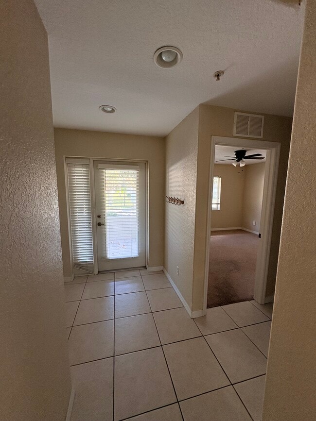 533 Wayne Ave, New Smyrna Beach, FL 32168 - photo 4