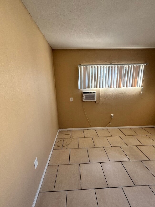 1644 Cadillac Ln, Las Vegas, NV 89106 - photo 6