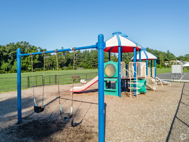 Clearview Elementary serves students in Fairfaix County.