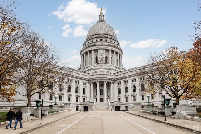 Only a few minutes away is the beautiful capital of downtown Madison.