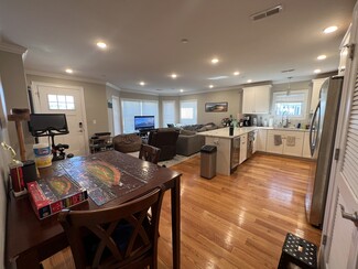 118 Holland St Unit 1L, Somerville, MA 02144