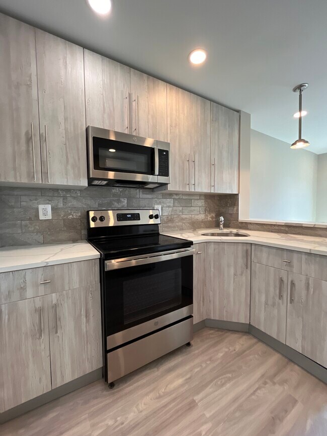 101 S Victoria Ave unit 31, Ventnor City, NJ 08406 - photo 2