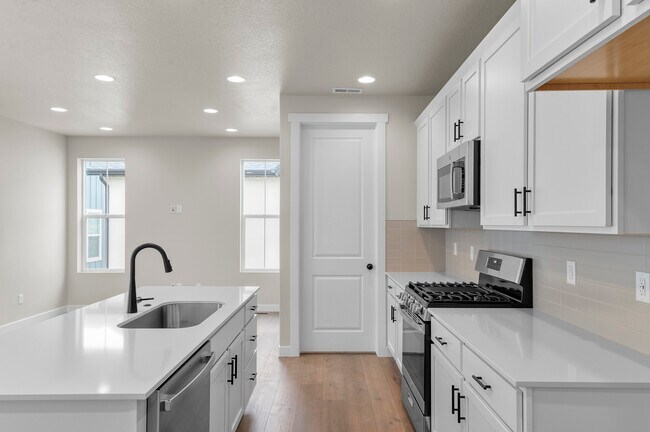 567 N Hampton Ln unit 38834040, Lindon, UT 84042 - photo 7