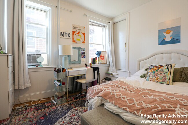 55 Thatcher St unit 4, Brookline, MA 02446 - photo 5