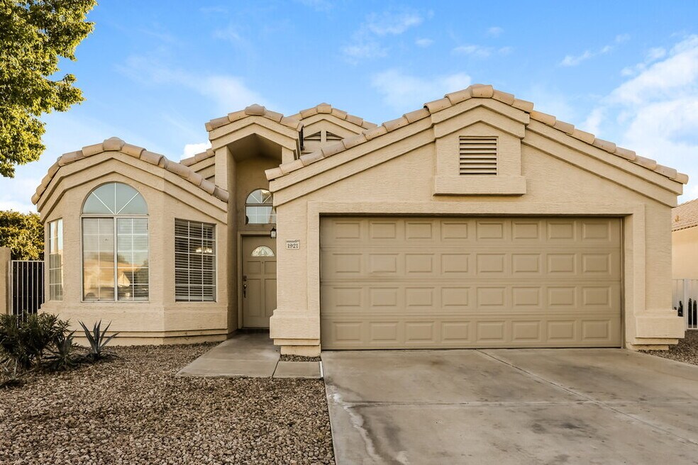 1921 E Buffalo St, Chandler, AZ 85225 - photo 1