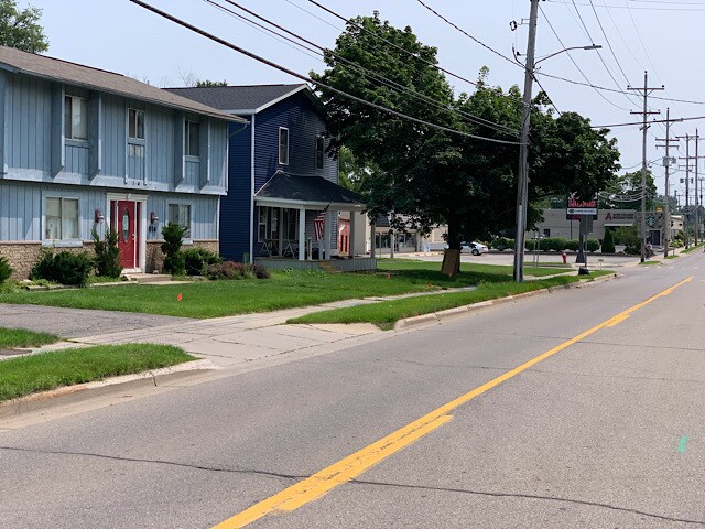 Wright Ave Apartments, Alma, MI 48801 - photo 3
