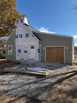 1506 W Meadowmere St, Springfield, MO 65807