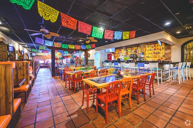 Aztecas Restaurant & Cantina serves Westmont residents delicious Mexican Cuisine.