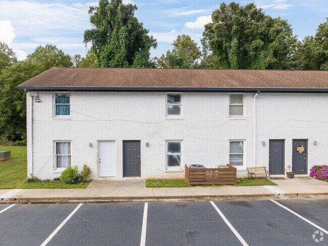 Pinebrook Place Apartments, Gainesville, GA 30504 - photo 6