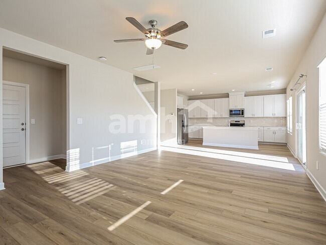 806 Treeline Rd, Moore, SC 29369 - photo 7