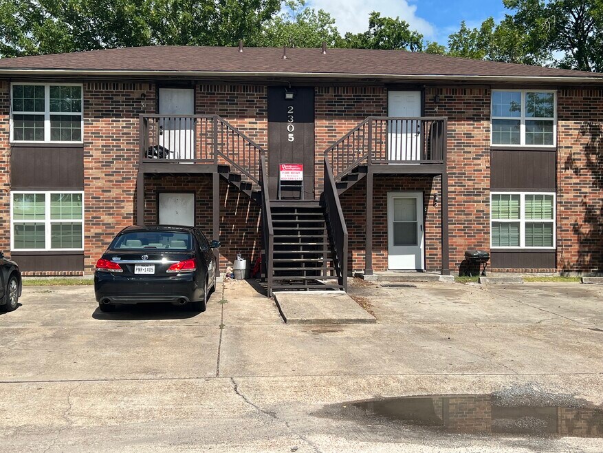 2305 Downey St unit 4, La Marque, TX 77568 - photo 1