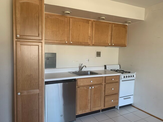 Cleveland House unit 405, Arlington, VA 22201 - photo 3