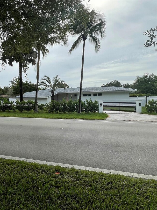 5901 SW 72nd Ave, Miami, FL 33143