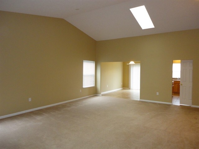 12276 Carriage Stone Dr, Fishers, IN 46037 - photo 5