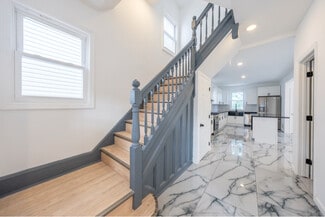32 Palm St, Newark, NJ 07106