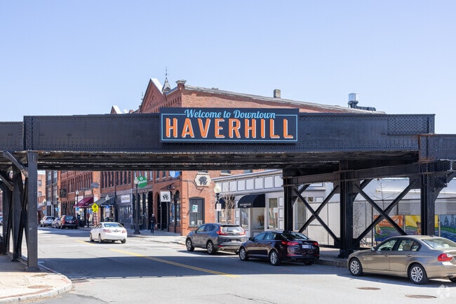 Downtown Haverhill is a quick walk for most residents of Highlands and has many amenities.