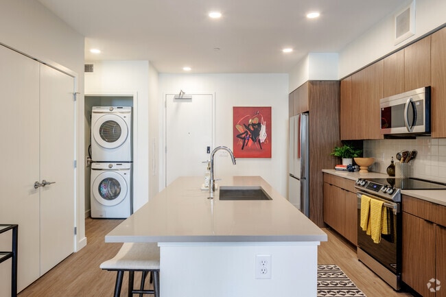 1BR, 1BA - 808SF - Kitchen