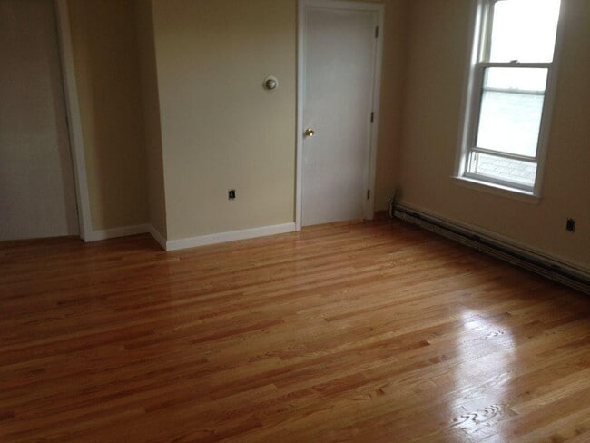 18 Rossmore St unit 2, Somerville, MA 02143 - photo 3