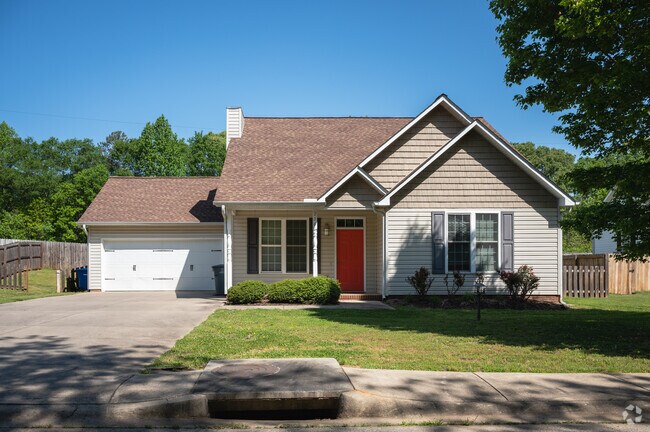 Single story homes are the most popular type of houses in Hillcrest.