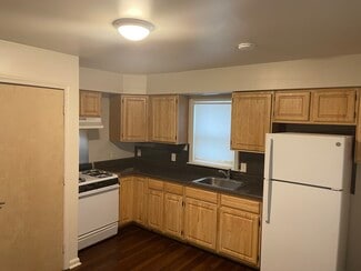 59 Middle Rose St, Trenton, NJ 08618
