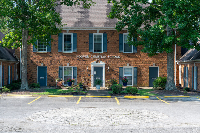 Your students will benefit from a low teacher student ratio Hoover Christian School.