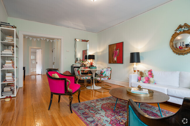 2BR, 1 BA - Living Room