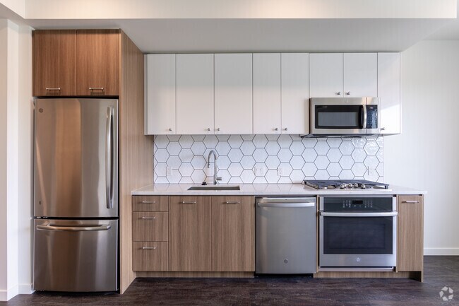 Studio, 1BA - 430 SF