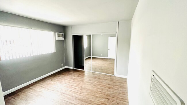 12811 Caswell Ave unit 4, Los Angeles, CA 90066 - photo 7