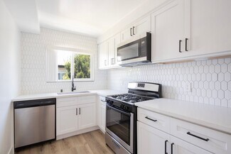 1016 N Curson Ave, West Hollywood, CA 90046