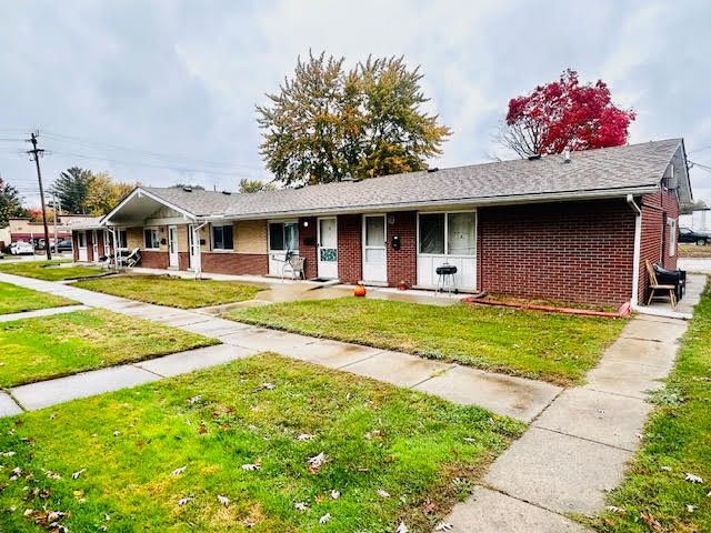 290 North Ave, Mount Clemens, MI 48043 - photo 2