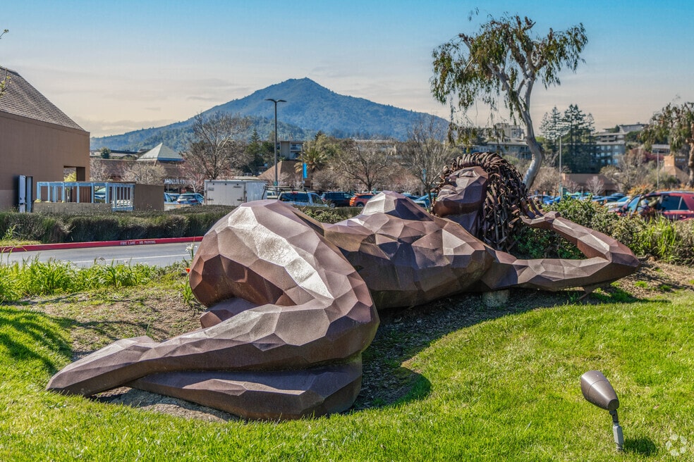 NH_Kentfield_539232_P2_V1_TH_040524