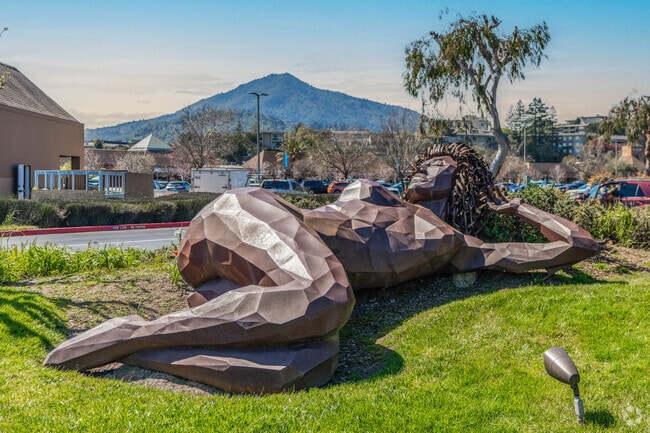 The Smithsonian's Tamalpais sculpture blends wood and bronze in a tribute to nature.