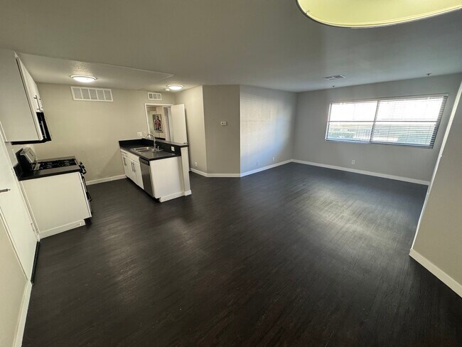 1400 Edgemont, Los Angeles, CA 90027 - photo 3