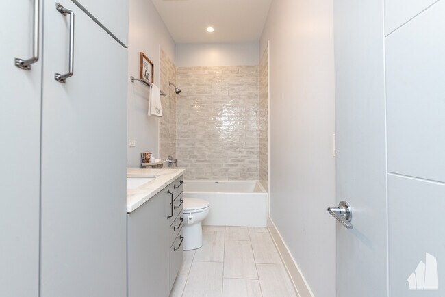 3049 N Clybourn Ave unit 3, Chicago, IL 60618 - photo 6