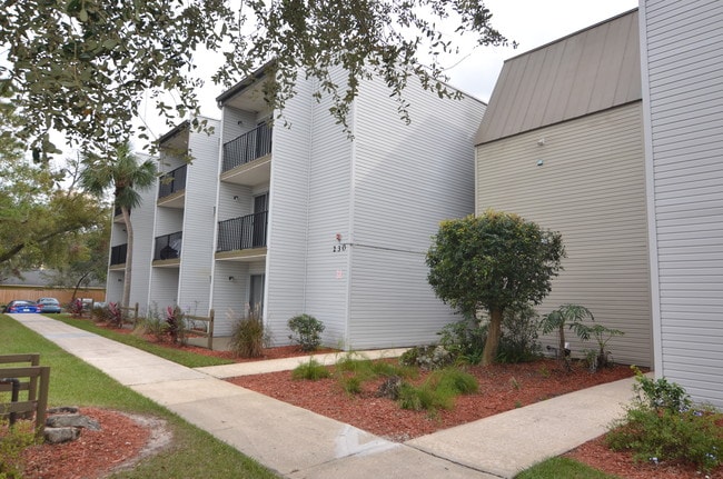 Hideaway Oaks Studios, Altamonte Springs, FL 32714 - photo 7