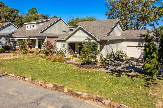 There is a good variety of home types to choose from in the Hillcrest neighborhood.