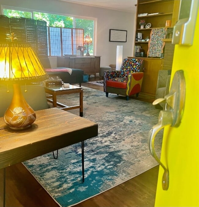 1125 14th St NE, Salem, OR 97301