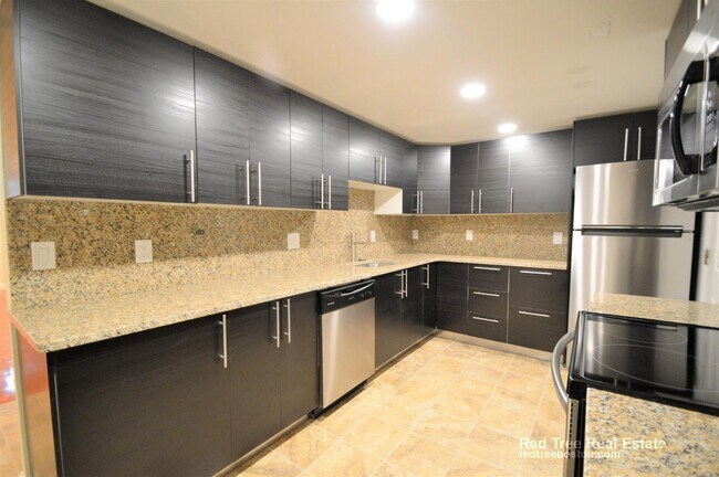 55 Thatcher St, Brookline, MA 02446 - photo 4