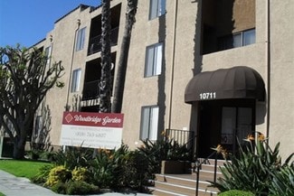 10711 Woodbridge St, Toluca Lake, CA 91602